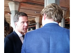 Logo_gerrit_jan_hagedoorn_in_gesprek_met_rutte