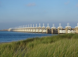 Normal_waterkering__zeeland__neeltje_jans