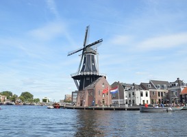 Normal_haarlem__holland__water__molen