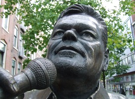 Normal_andr__hazes__jordaan__standbeeld__amsterdam__zanger