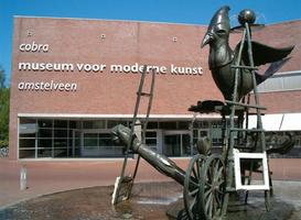 Normal_cobra_museum__amstelveen____kunstwerk__the_fountain_