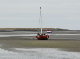 Normal_wadden__strand__zeilboot__gestrand__zee