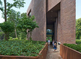 Normal_lisser_art_museum