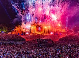 Normal_tomorrowland2015
