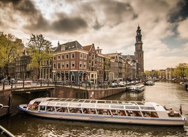 Normal_amsterdam_rondvaartboot