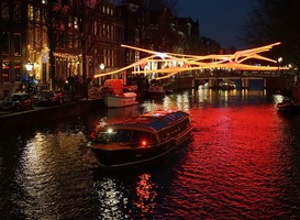 Normal_amsterdam__rondvaartboot___s_nachts__grachten__lichtjes__rondvaartbedrijf__mini_cooper