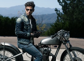 Normal_biker_zoekt_babe