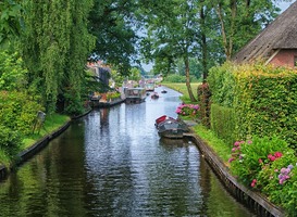 Normal_giethoorn__water__varen__groen__huizen