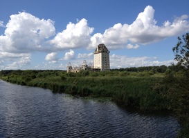 Normal_kasteel_almere__witchworld__via_wiki_