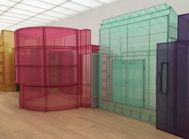 Do Ho Suh (Museum Voorlinden - eigen foto - 16 mein 2019) Do Ho Suh (Museum Voorlinden - eigen foto - 16 mein 2019)