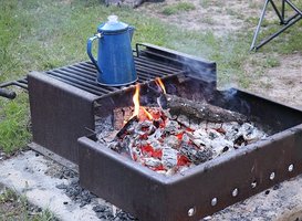 Normal_camping__kamperen__kampvuur__buiten