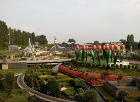 Normal_madurodam__tulpen__erasmusbrug__spoorlijn__en_meer