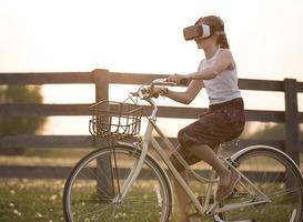 Normal_augmented_reality__recreatie__meisje__fiets__vr__virtual_reality