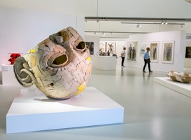 Jerry Kowalsky, 'End of a system' (2015-2017), Karton en foam - beeld via persbericht CODA Jerry Kowalsky, 'End of a system' (2015-2017), Karton en foam - beeld via persbericht CODA