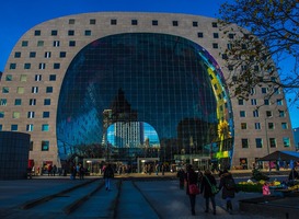 Normal_rotterdam__markthal__blauwe_lucht