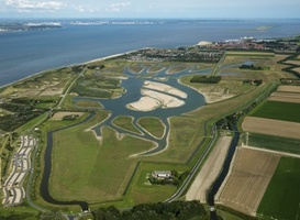 Waterdunen vanuit de lucht (bron: provincie Zeeland [https://beeldbank.zeeland.nl/search.pp?pictureid=2142&page=1&pos=19&title=Waterdunen-vanuit-de-lucht])