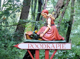 Vertel-eens-een-sprookjedag (Efteling, Roodkapje) Vertel-eens-een-sprookjedag (Efteling, Roodkapje)