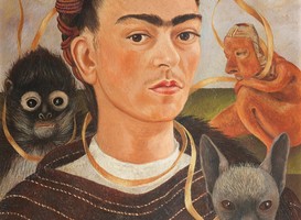 Frida Kahlo, Zelfportret met aapje, 1945, olieverf op doek op masoniet, Museo Dolores Olmedo, Mexico City - beeld via persbericht Drents Museum - bijgesneden