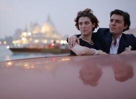 Previously Unreleased (Foto: Honor Swinton Byrneen en Tom Burke in 'The Souvenir' (Joanna Hogg, 2019) - foto via persbericht Eye Filmmuseum)