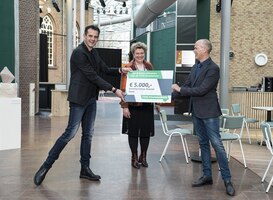 Gift van TVM foundation voor kunst en cultuur in Sneek Gift van TVM foundation voor kunst en cultuur in Sneek