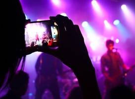 Normal_live-music-2219036_960_720