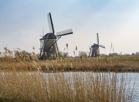Zaanse molens bieden een kijkje in een levendige oudhollandse industrie Zaanse molens bieden een kijkje in een levendige oudhollandse industrie