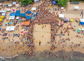 Strand Festival kondigt nostalgische line-up aan met BLØF, Paul Elstak en Jody Bernal Strand Festival kondigt nostalgische line-up aan met BLØF, Paul Elstak en Jody Bernal
