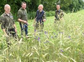 Boeren werken samen om de natuur te behouden Boeren werken samen om de natuur te behouden