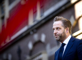 Hugo de Jonge kan weinig doen voor uitgezette bewoners vakantiepark Hugo de Jonge kan weinig doen voor uitgezette bewoners vakantiepark