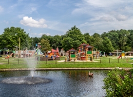Met het hele gezin spelen in de bossen van Familiepark Nienoord Met het hele gezin spelen in de bossen van Familiepark Nienoord
