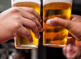 Biertjes worden een stuk duurder tijdens festivalseizoen 2022 Biertjes worden een stuk duurder tijdens festivalseizoen 2022