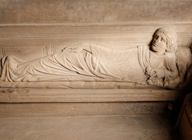 Romeinse grafkist tijdens Pasen te zien in het Rijksmuseum van Oudheden Romeinse grafkist tijdens Pasen te zien in het Rijksmuseum van Oudheden