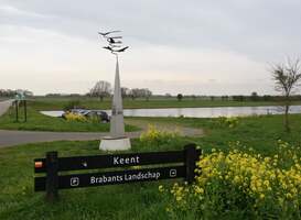 Herdenkstenen geplaatst langs historische bevrijdingswandelroute Herdenkstenen geplaatst langs historische bevrijdingswandelroute
