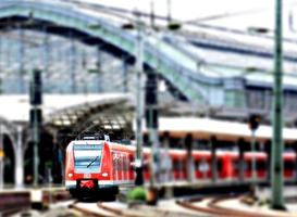 Normal_cologne-central-station-railway-station-train-163580
