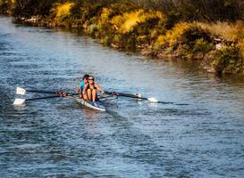 Het Twentekanaal is een bruisende waterweg voor recreatie Het Twentekanaal is een bruisende waterweg voor recreatie