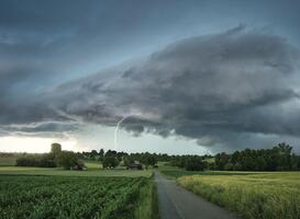 Normal_lightning-6383992_960_720