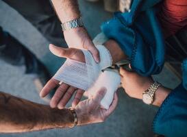 ‘Een derde tot de helft van de evenementen in gevaar door tekort aan EHBO’ers’ ‘Een derde tot de helft van de evenementen in gevaar door tekort aan EHBO’ers’
