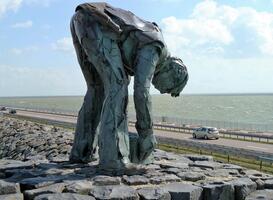 Afgraving Afsluitdijk verhult loopgraven en mitrailleursnesten Afgraving Afsluitdijk verhult loopgraven en mitrailleursnesten