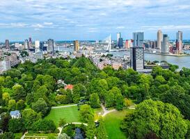 Meer prullenbakken en strengere handhaving bij afval in Rotterdamse parken Meer prullenbakken en strengere handhaving bij afval in Rotterdamse parken