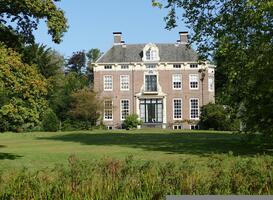 Wandelen voor het goede doel langs kastelen en paleizen rond Hilversum Wandelen voor het goede doel langs kastelen en paleizen rond Hilversum