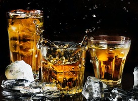 Flogging Molly staat 3 augustus met rum en whisky op het podium in Tilburg Flogging Molly staat 3 augustus met rum en whisky op het podium in Tilburg