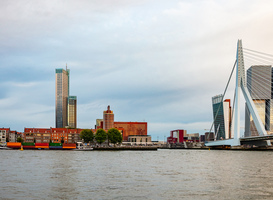Hotel New York krijgt gezelschap van Hotel Chicago op Rotterdamse Wilhelminapier Hotel New York krijgt gezelschap van Hotel Chicago op Rotterdamse Wilhelminapier
