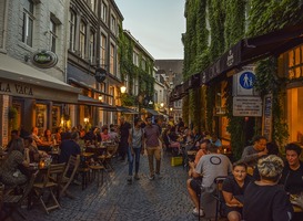 Marijke Vuik volgt Robèr Willemsen op als voorzitter Koninklijke Horeca Nederland Marijke Vuik volgt Robèr Willemsen op als voorzitter Koninklijke Horeca Nederland