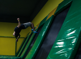 Normal_trampoline-jumper-performs-acrobatic-exercises-on-2021-09-03-20-39-38-utc