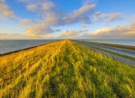 Fietspad Afsluitdijk eerste weekend van juli geopend ondanks werkzaamheden Fietspad Afsluitdijk eerste weekend van juli geopend ondanks werkzaamheden