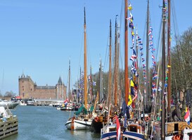 Muiden viert opening vaarseizoen met traditionele Vlaggetjesdag Muiden viert opening vaarseizoen met traditionele Vlaggetjesdag