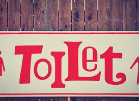 Normal_a-toilet-sign-2022-11-16-14-03-58-utc