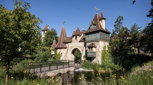 Carousel_magischepoort-raveleijn-300dpi-5510x3673px-z-nr-18276-866662__1_