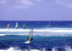Normal_windsurfen_surfen_zee