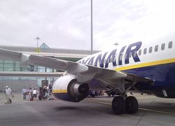 Normal_ryanair-737_at_dublin